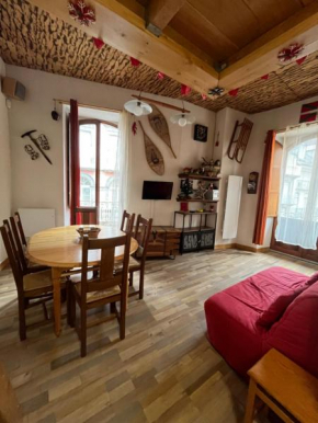 Appartement proche centre ville 4 personnes proche télécabine wifi couchages 2 mezzanines 1BZ Résidence La Tourette
